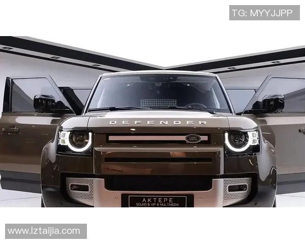 足球明星与路虎卫士的完美结合展现运动与豪华的极致魅力